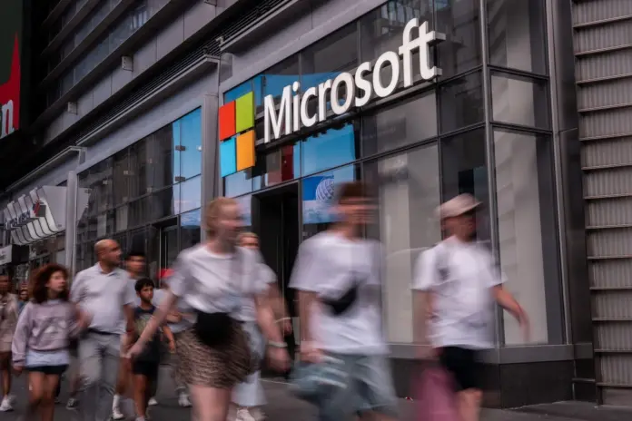 05adf29cb7e4a2ac1ea27e9b08913fdaec4d408b0c0200039905db0f6b79e2ef.webp Microsoft cloud sales beat expectations amid record AI spending