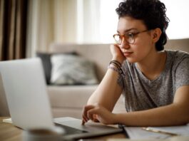 4 ChatGPT Prompts To Write Your Founder's Story For LinkedIn