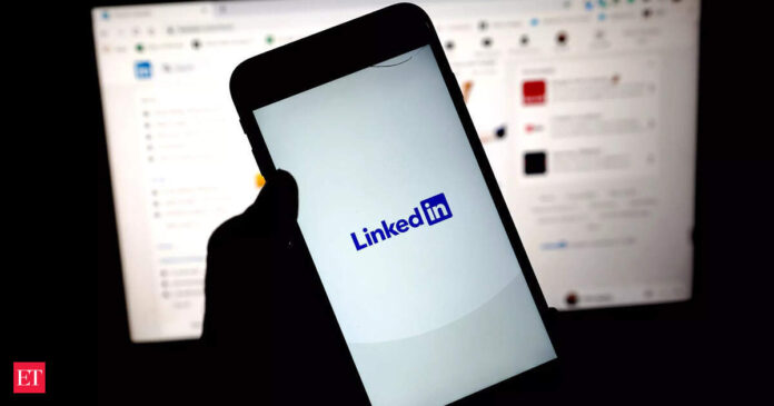 1753202757_articleshow.jpg AI job application tools: LinkedIn job applications surge 45% as AI tools like ChatGPT, resume Bots, and hiring automation take over the job search in 2025