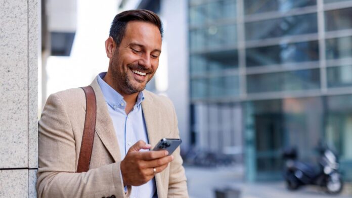 5 ChatGPT Prompts To Become The Go-To Expert In Your Niche Overnight