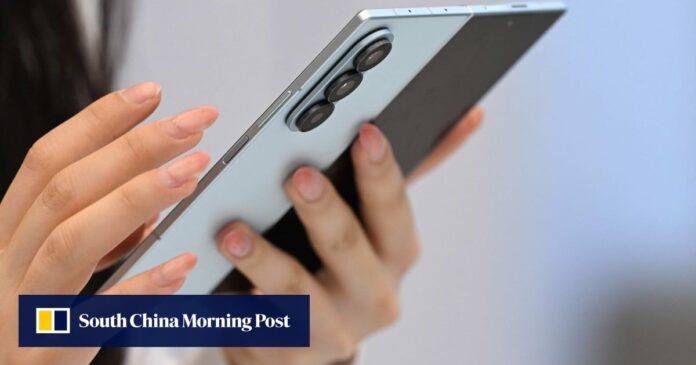 9d0d9590-b56c-4248-9f16-03f2c4491ac8_fc3d9c03.jpg Samsung aims to expand smartphone AI beyond Google Gemini, as Apple also seeks outside tech