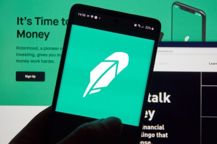 Montreal-Canada-March-08-2020-Robinh.jpeg Raoul Pal Says Robinhood Letting Users Trade OpenAI, SpaceX Through Blockchain Is 'Democratization Of Finance' — End Of Public Vs Private Markets Has Begun - Robinhood Markets (NASDAQ:HOOD)