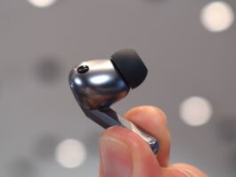 a photo of the Galaxy Buds 3 Pro in silver