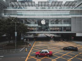 Apple (AAPL) May Use OpenAI or Anthropic to Power the Next Siri