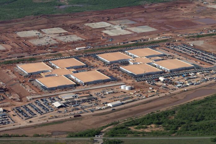 cbb8dc75a282c0374600f90efb2a95e2.jpeg SoftBank and OpenAI's Stargate aims building small data center by year-end, WSJ reports
