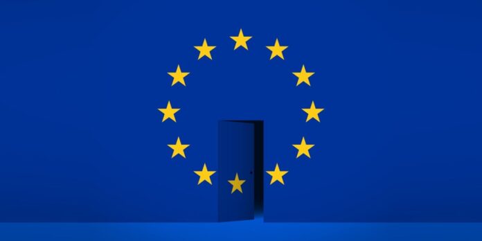 shutterstock_eu_flag_with_door.jpg