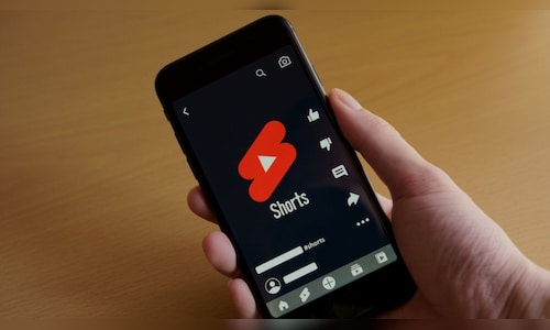 youtube-shorts-2024-10-c67e5ef42b5df4eb537c7ce64e10a0ab.jpg YouTube launches AI Playground, new creative tools for Shorts creators