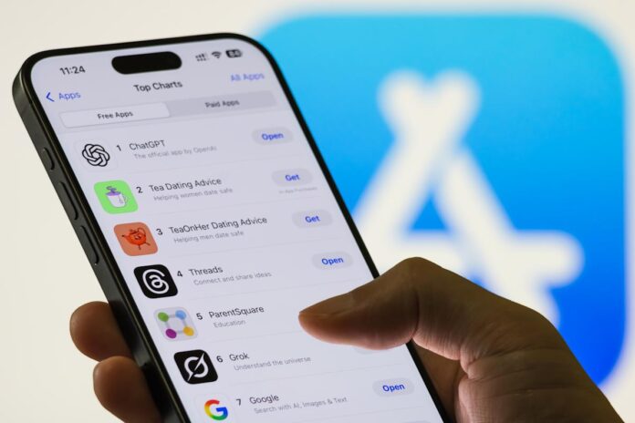 0cf040d0-7756-11f0-bbd8-5466da688aa3.jpeg Elon Musk feels Apple favors OpenAI over xAI in App Store rankings