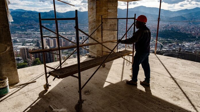 108176640-1753384677975-gettyimages-2224831242-COLOMBIA_ECONOMIC_ACTIVITY.jpeg Trunk Tools uses AI to reduce construction errors and waste