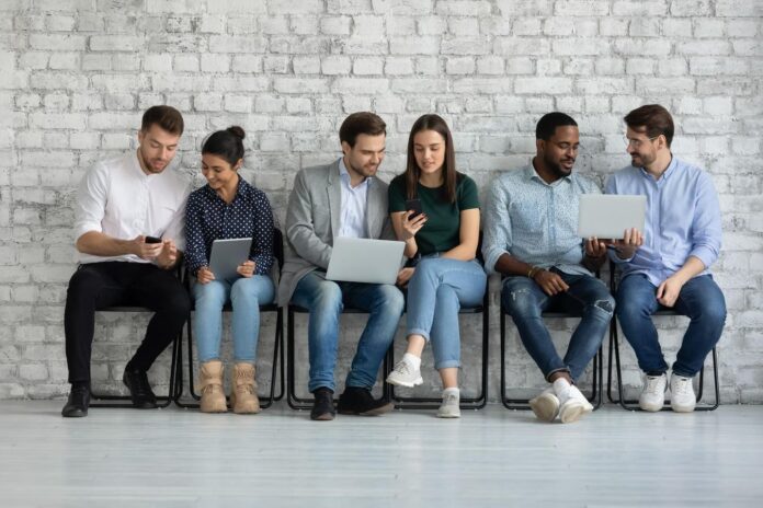 5 ChatGPT Prompts To Create Offers Customers Line Up To Pay For
