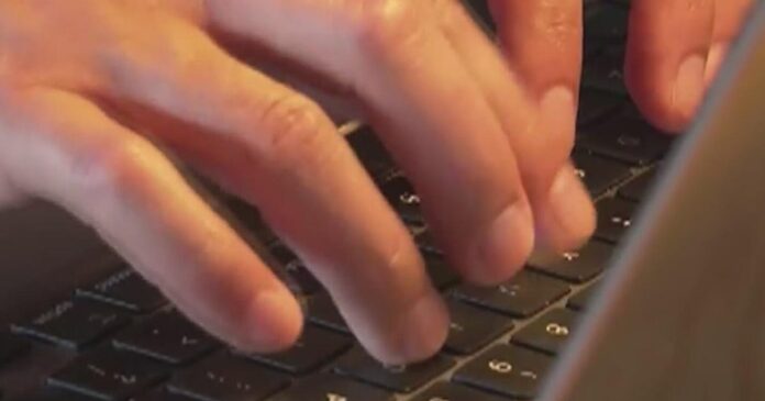 Using A.I. to enhance job applications - CBS News