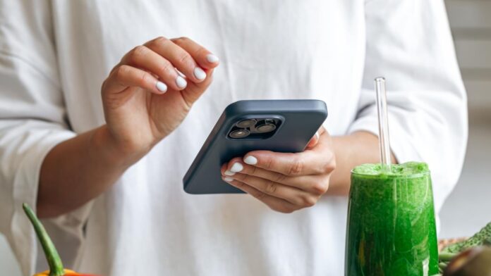 41415_1755249779305_1755249854817.jpg Stanford trained doctor shares ‘brilliant ChatGPT hack that helps you eat healthy at restaurants’: Know her AI prompts | Health
