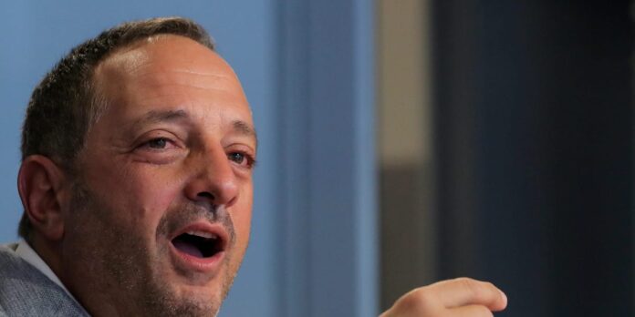 Andrew Left's Firm Says OpenAI's Growth Proves Palantir Is Overvalued