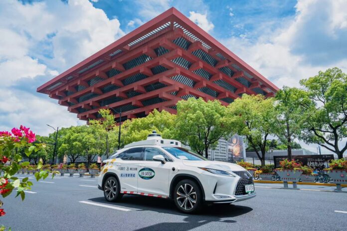 Chinese firms rush to get in on the robotaxi craze with AI models · TechNode