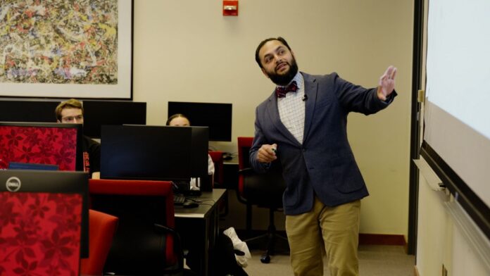 Professor uses AI to revolutionize supply chain education