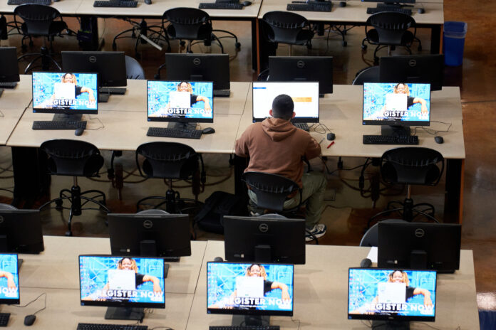 Community-College-Budget-LJ-03.jpg Big tech is offering AI tools to California students. Will it save jobs?