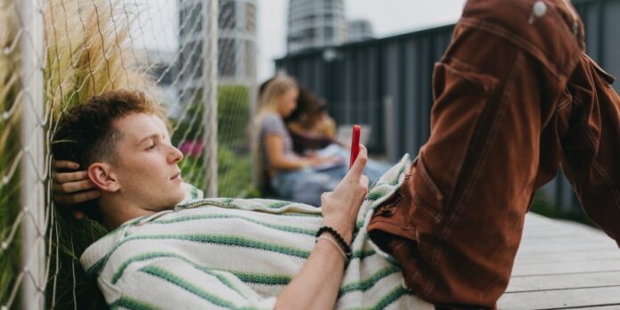 GettyImages-1589728073-e1753893616640.jpg 61% of white collar workers think AI will replace their current role in 3 years—but they're too busy enjoying less stress to worry right now