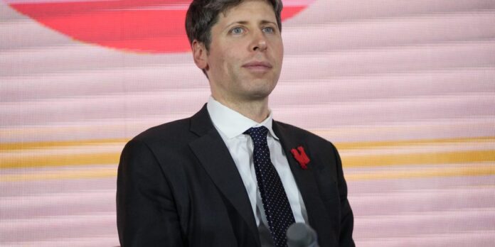 GettyImages-2198353376-e1755878317178.jpg Sam Altman says colleagues are glad he’s a dad now, because they think raising a child will help him make ‘better decisions for humanity’
