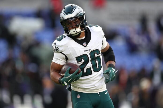 attachment-gettyimages-2187748497.jpg 5 AI Prompts to Win Fantasy Football