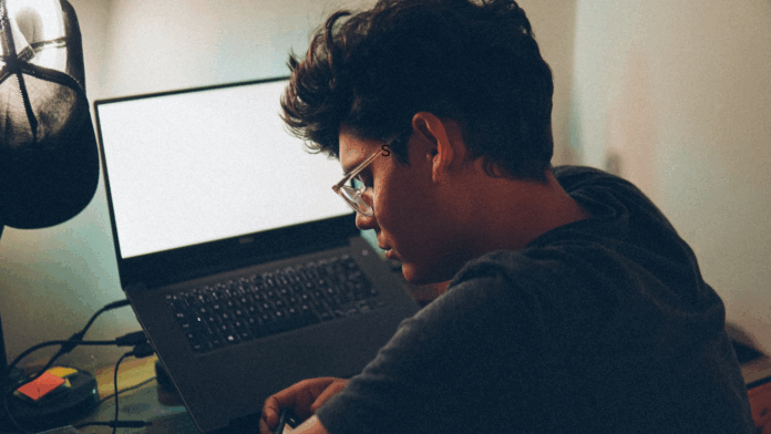 micorosoft-layoffs-copilot-ai-.png Microsoft layoffs: Microsoft has laid off approximately 15,000 employees in 2025 and is now requiring its remaining staff to adopt AI tools and workflows as part of their daily operations.