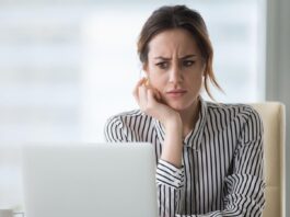 AI Tools Flood Workplaces As Employees Face Mixed Signals
