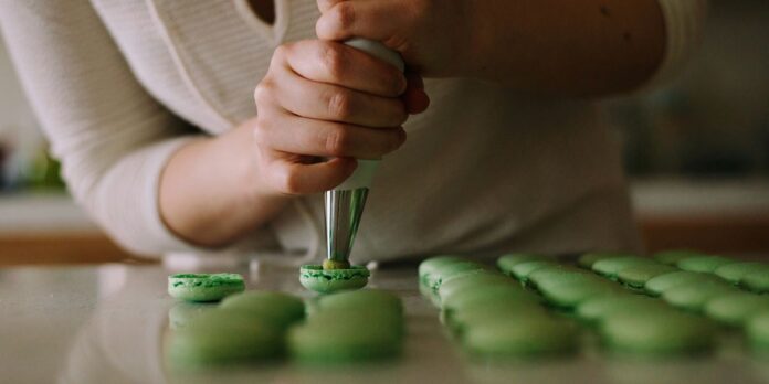 12 Side Hustle Ideas (and AI Tools That Can Help)