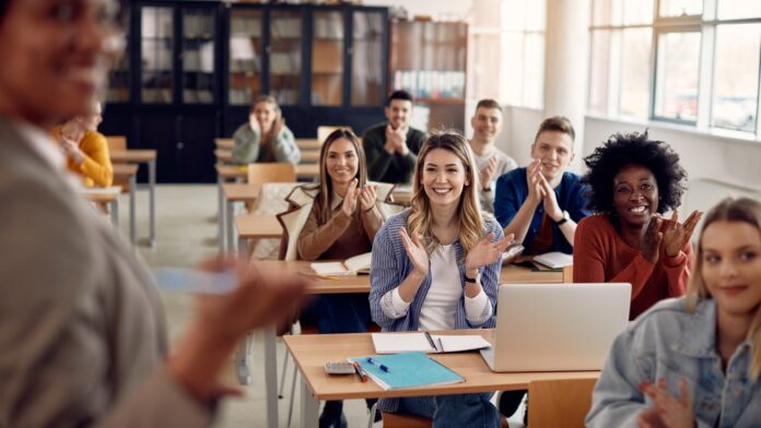 57b3a5d93ac9bf5d1c73dd509084786c.jpeg Is AI 'The New Encyclopedia'? As The School Year Begins, Teachers Debate Using The Technology In The Classroom