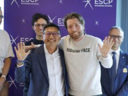 Photo of Léon Laulusa, Dean of ESCP Business School and Clement Delangue, co-founder and CEO of Hugging Face