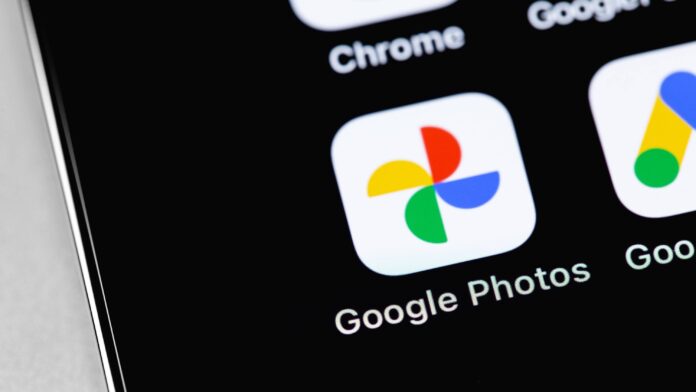 hukvsv7y3MigDJGKhgkM4H.jpg Google Photos app on phone