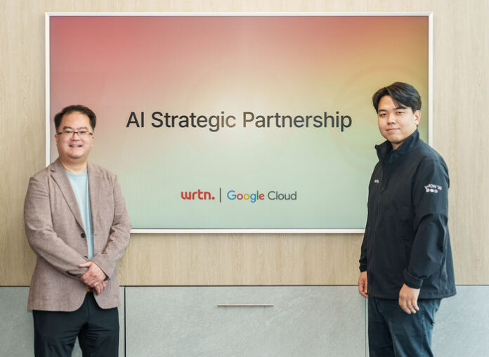 Google Cloud Korea President Ji-sung (left) and Luton Technologies CEO Lee Se-young are taking a commemorative photo after meeting at Luton Technologies' office in Seocho-gu, Seoul on the 29th of last month to discuss strategic AI partnerships. [Picture = Google Cloud]