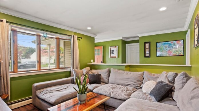 Long Island agents use AI to 'paint' walls, write Insta captions, more