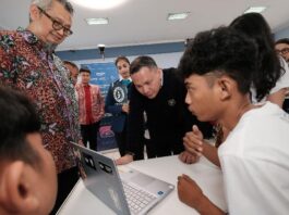 Amazon and West Java Students Break Guinness World Record for Generative AI App
