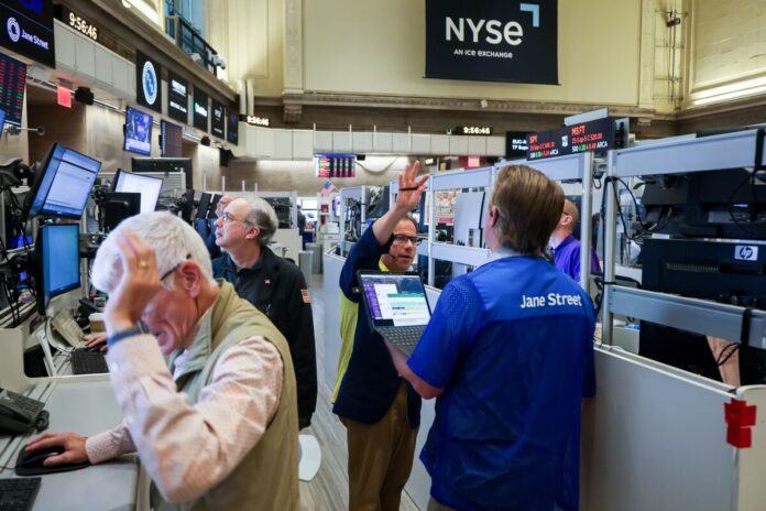 1759763740_1200x800.jpg US Stocks Advance on AMD-OpenAI Partnership, Big Bank Deal