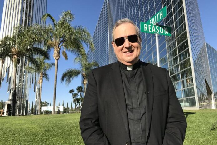 20220916140916_31ed8bfbcb877dc6ca4b6d14a0f5ed0770a19a6dc0f58e2ed800857c67f6b927.jpg Jesuit Father Robert Spitzer, president of the Magis Center of Reason and Faith, is a popular EWTN host.