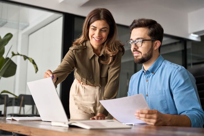 2998244-1759945874-foto-1-obowiazki-1-jpg-04ed5ecaa3.jpeg The New Competitive Edge: How APAC Firms Are Using AI and Data to Elevate Advisory