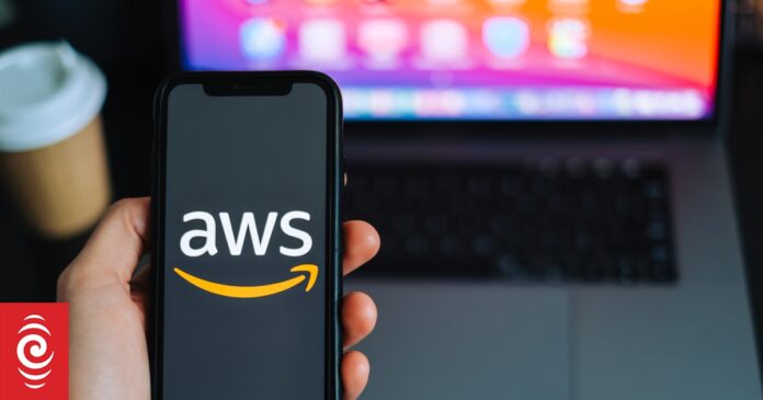 4LBP7MF_164841534_l_normal_none_jpg.jpeg Amazon shares surge as AI boom drives cloud growth