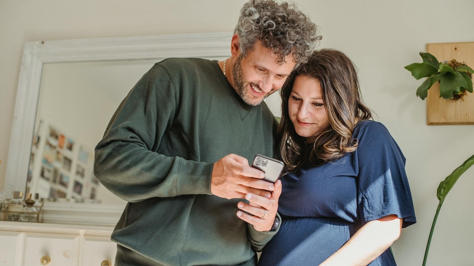 Free_Google_premium_AI_tools_1761881639138_1761881639353.jpg Jio users to get free Google’s premium AI tools worth ₹35,100 for 18 months: Here’s how to claim it 
(HT Tech)