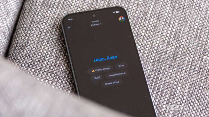 Google-Pixel-10-Pro-XL-Gemini-home.jpg Google Pixel 10 Pro XL Gemini home