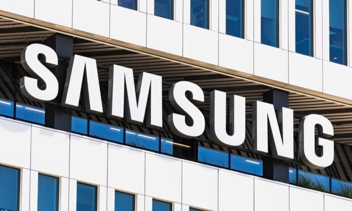 Samsung-phones-5G-network-retail.jpg Tiny Model from Samsung AI Lab Beats Gemini 2.5 Pro, o3-mini on ARC-AGI