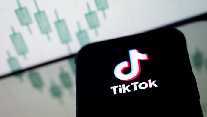 hero-image.fill_.size_1200x675.v1761674634.jpg TikTok reveals new AI features: AI Outline and Smart Split