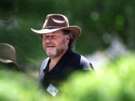 Where’s My AI Pop? With Software Under Siege, Salesforce & Benioff Struggle