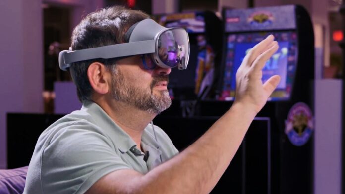 scott-samsung-xr-headset.jpg Scott Stein wearing Samsung XR headset