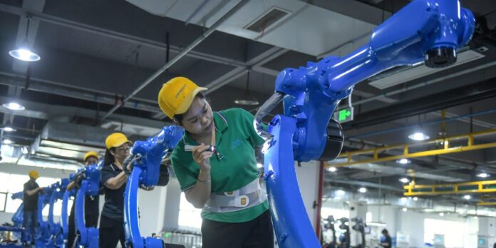 The Secret to Avoiding 'AI Slop'? Let Workers 'Job Craft' Their Roles