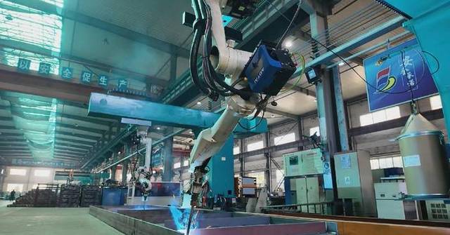 China accelerates digital transformation of industries by scaling up 5G, AI applications