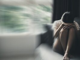 Can Chatbots Treat Depression? FDA Advisers Urge Caution on Generative AI Tools