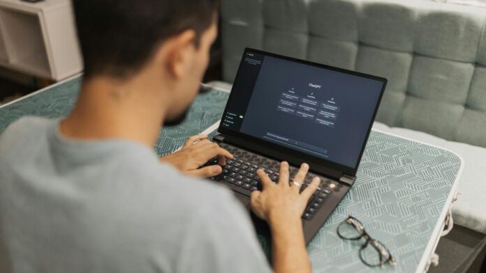 Students can use AI tools, but must disclose every prompt they used