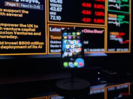 How AI Trading Apps Are Redefining Retail Investor Behaviour in 2025