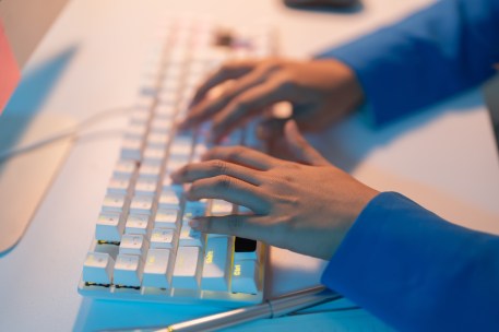 Vibe Coding Won’t Replace Humans Anytime Soon, Data Shows