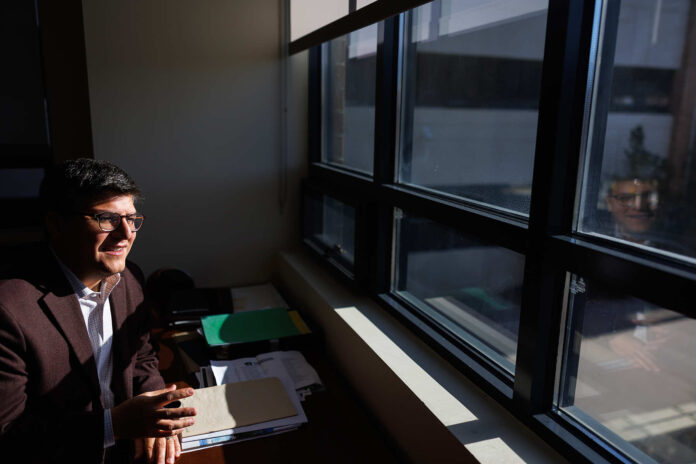 Colleges quietly adopt AI tools to evaluate student essays and reshape how applications are reviewed