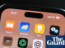 Chatbots can sway political opinions but are ‘substantially’ inaccurate, study finds | Artificial intelligence (AI)